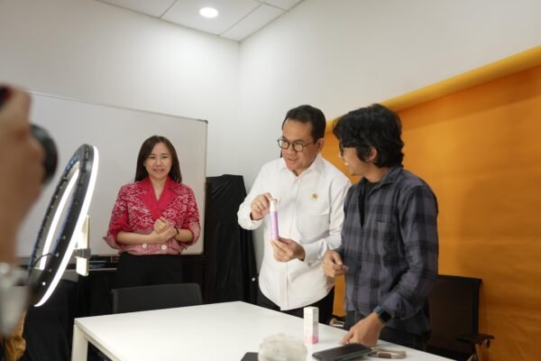 Menteri Perdagangan Promosikan Produk UMKM Melalui Live Shopping